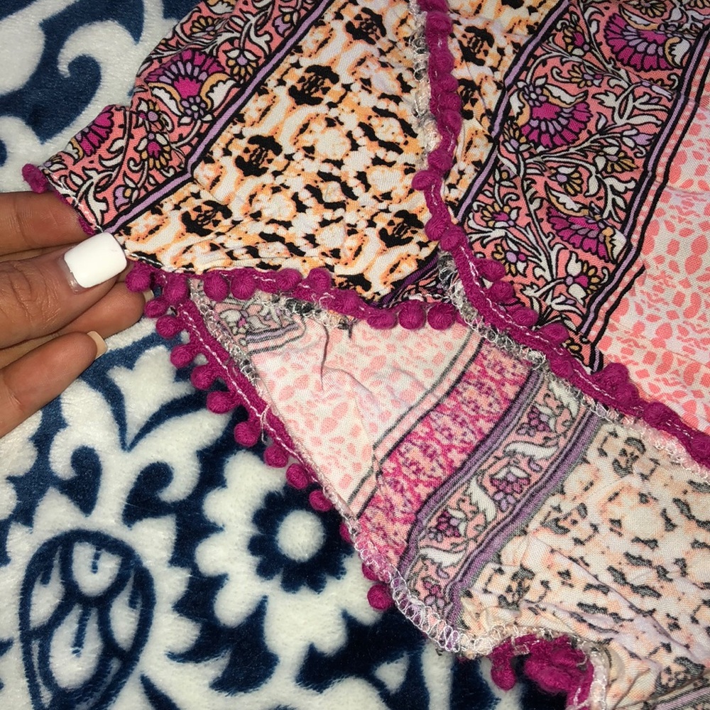 Shorts - Picture 2 of 3